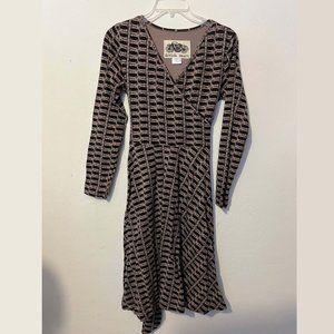 Effie's Heart Long Sleeved Surplice Dress, Vintage Car Theme, Sz S